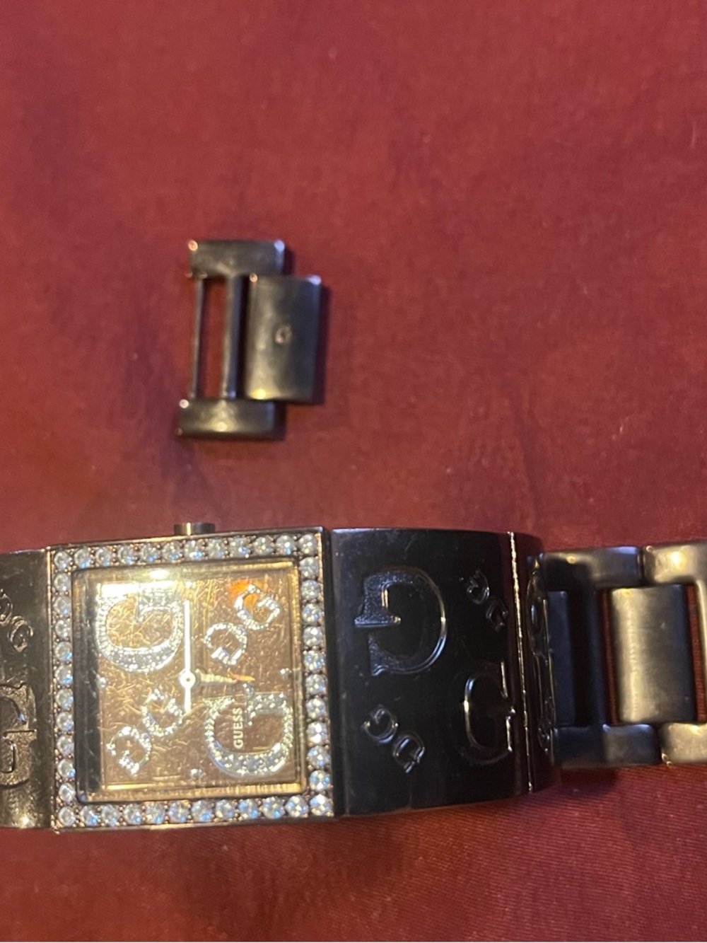 GUESS metal Crystal-Trim Logo Bracelet Watch - Picture 6 of 6